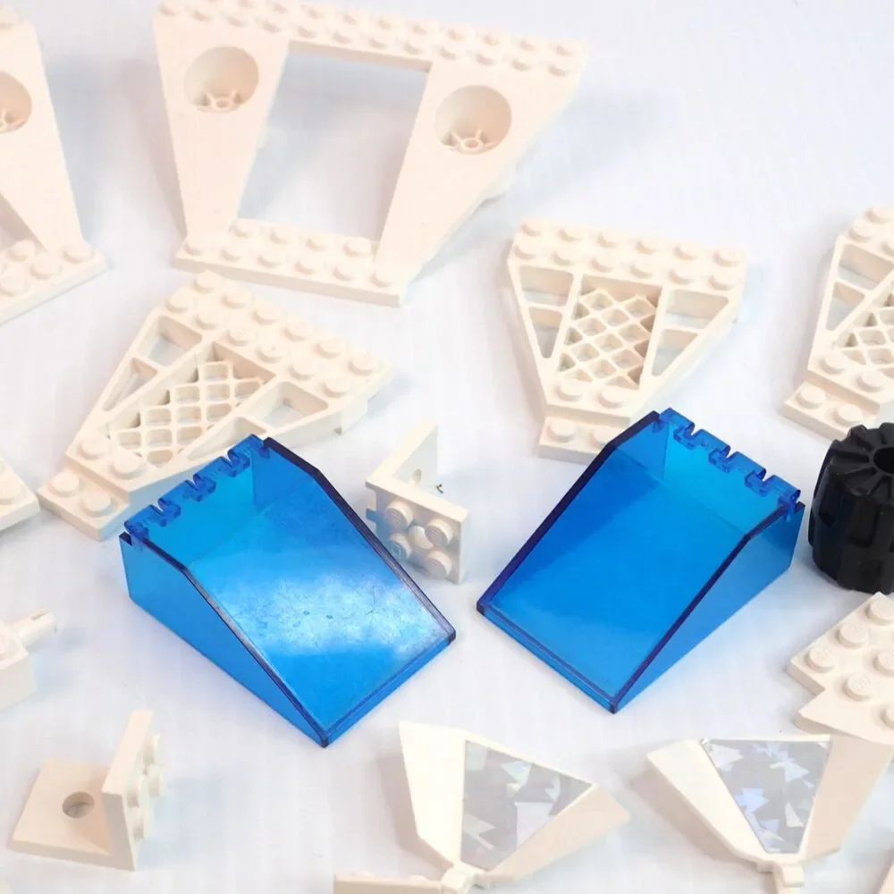LEGO Space Explorien Starship 6982 Bits and Pieces (NOT A COMPLETE SET)